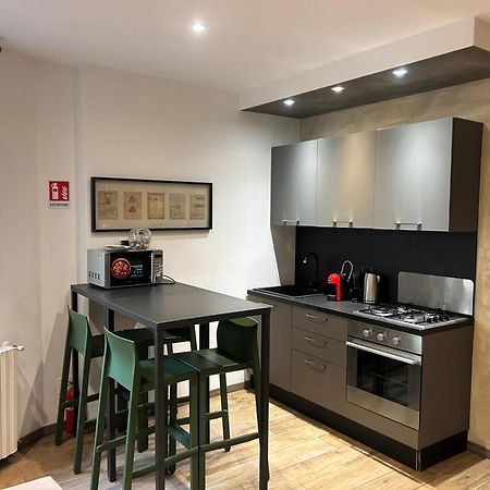 Leonardo Duplex Apartment Milan Luaran gambar