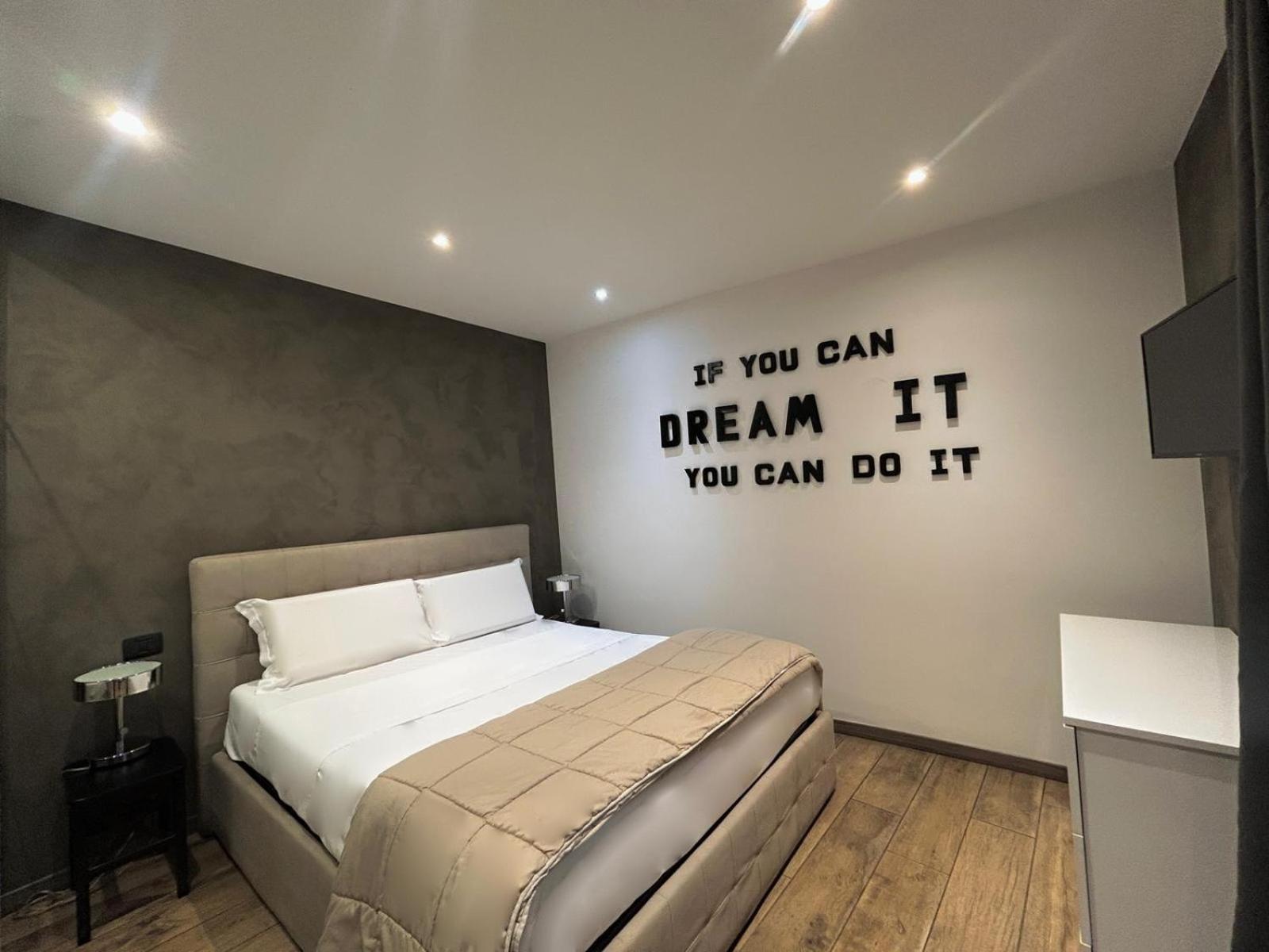 Leonardo Duplex Apartment Milan Luaran gambar